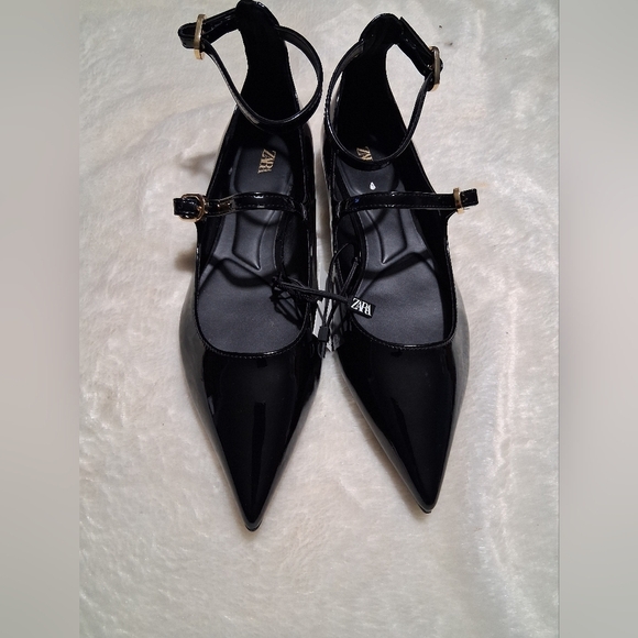 Zara Black Loafers with Glossy Finish - Picture 2 of 8